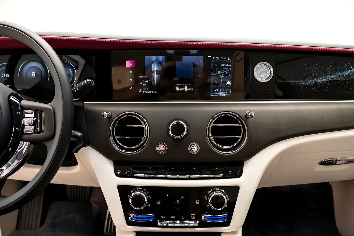 Rolls-Royce Spectre AT 4WD (585 حصان) - 10