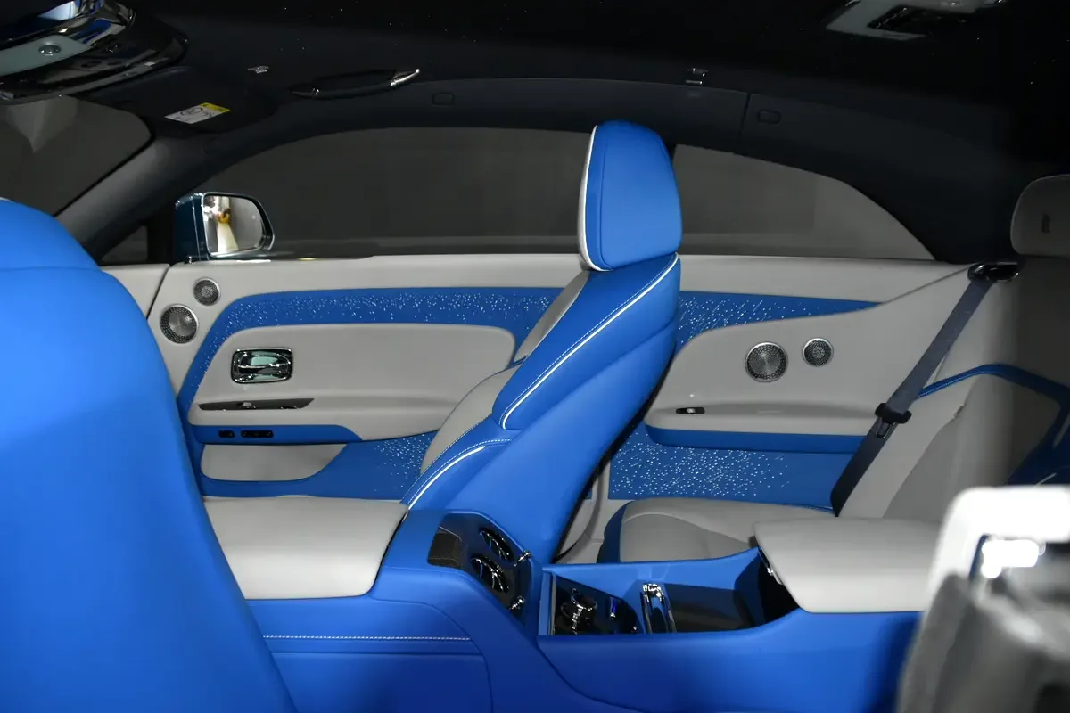 Rolls-Royce Spectre AT 4WD (585 hp) - 12