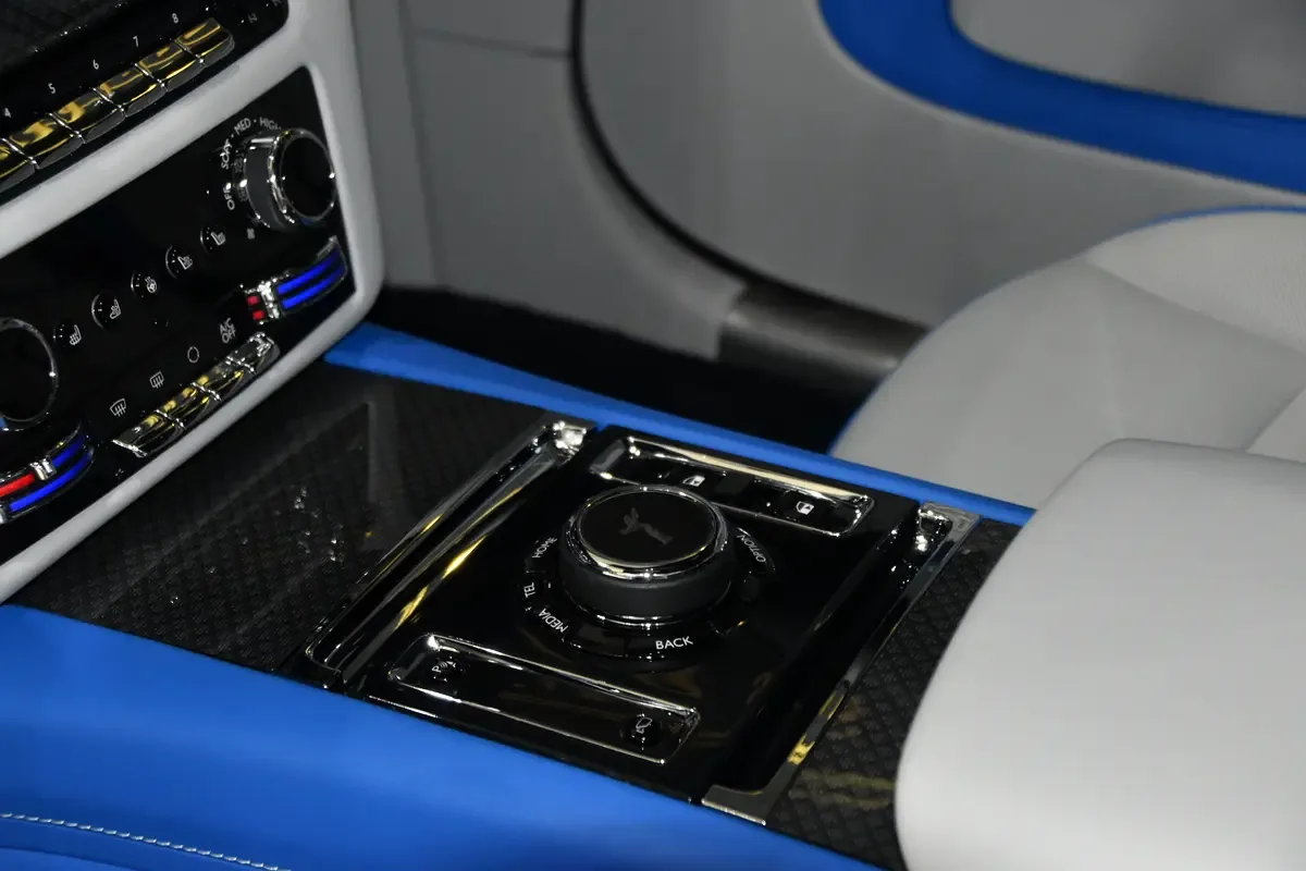 Rolls-Royce Spectre AT 4WD (585 hp) - 18