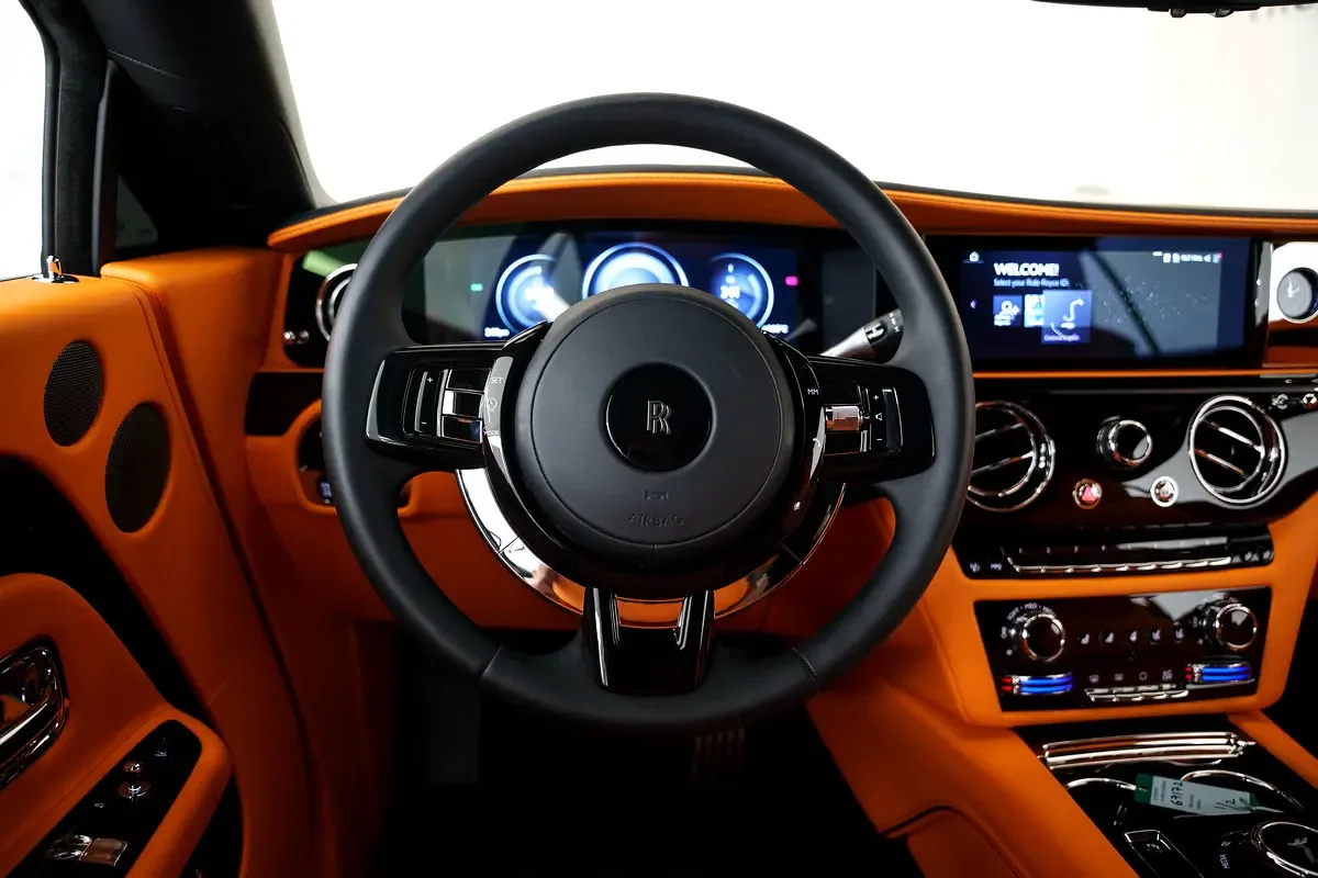 Rolls-Royce Spectre AT 4WD (585 حصان) - 7