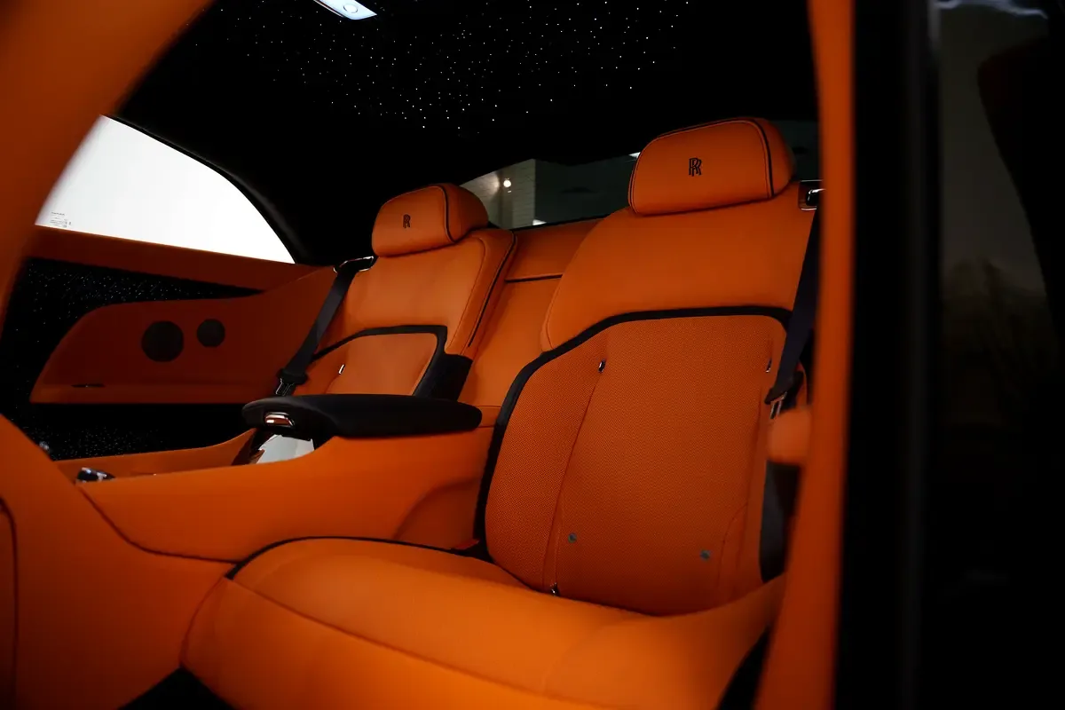Rolls-Royce Spectre AT 4WD (585 حصان) - 11