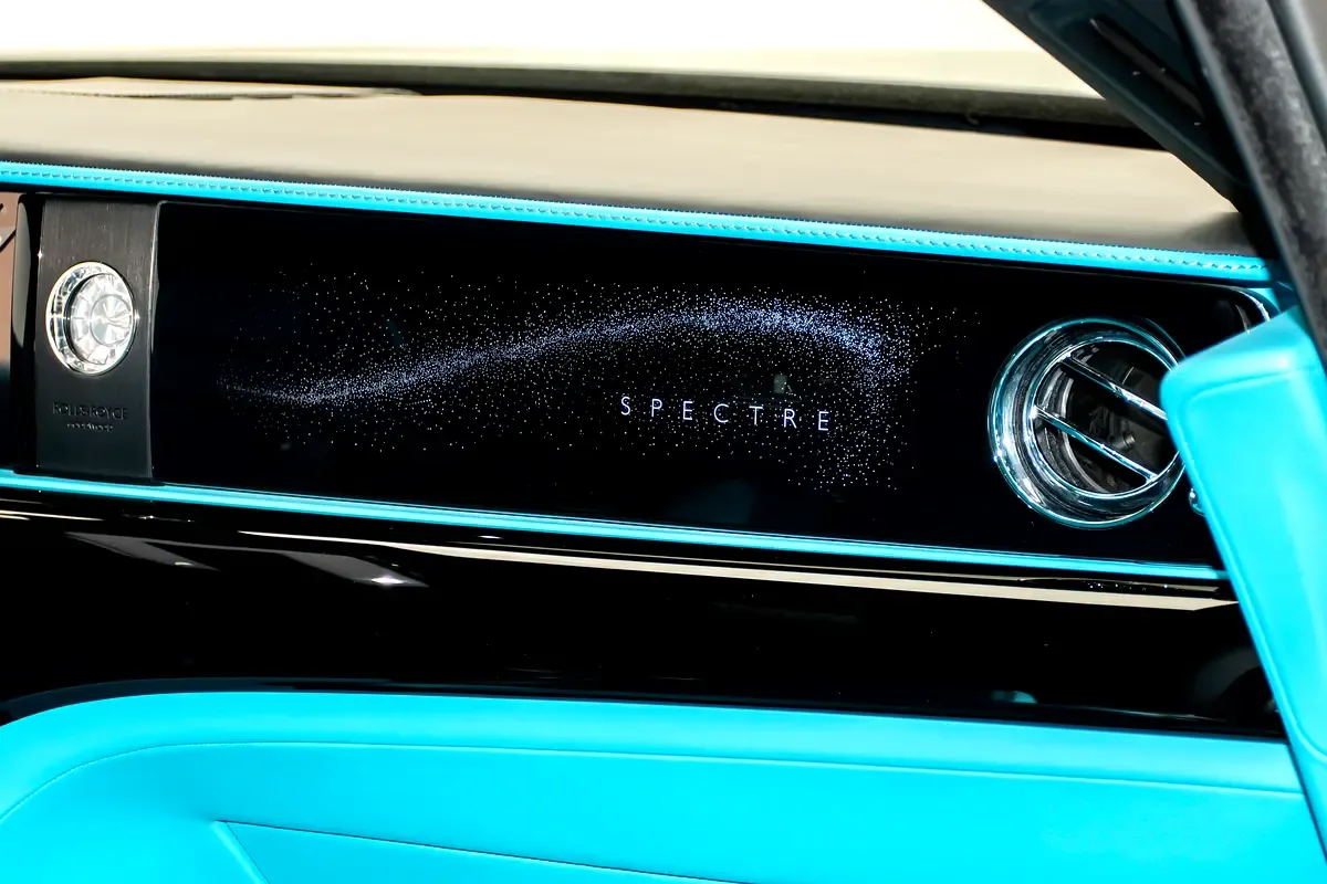 Rolls-Royce Spectre AT 4WD (585 حصان) - 12