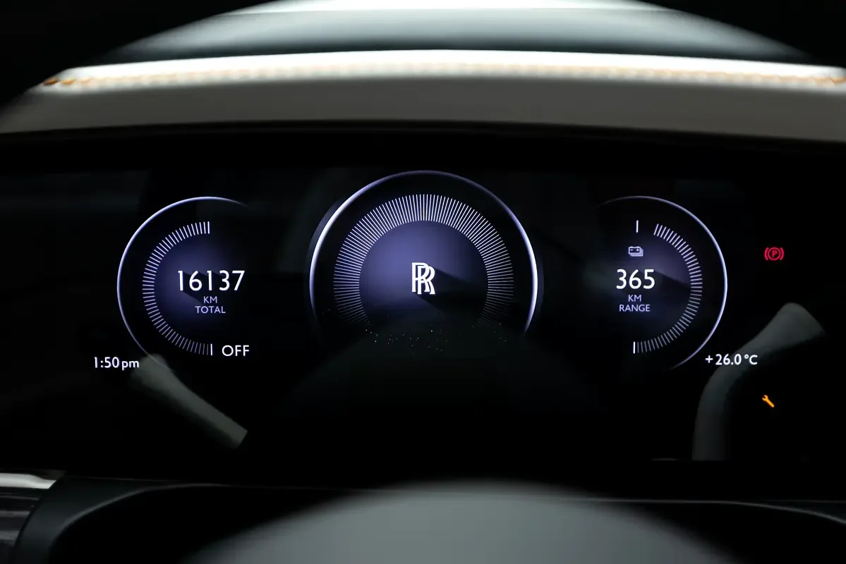 Rolls-Royce Spectre AT 4WD (585 حصان) - 15