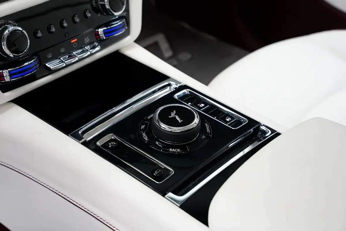 Rolls-Royce Spectre AT 4WD (585 hp) - 7