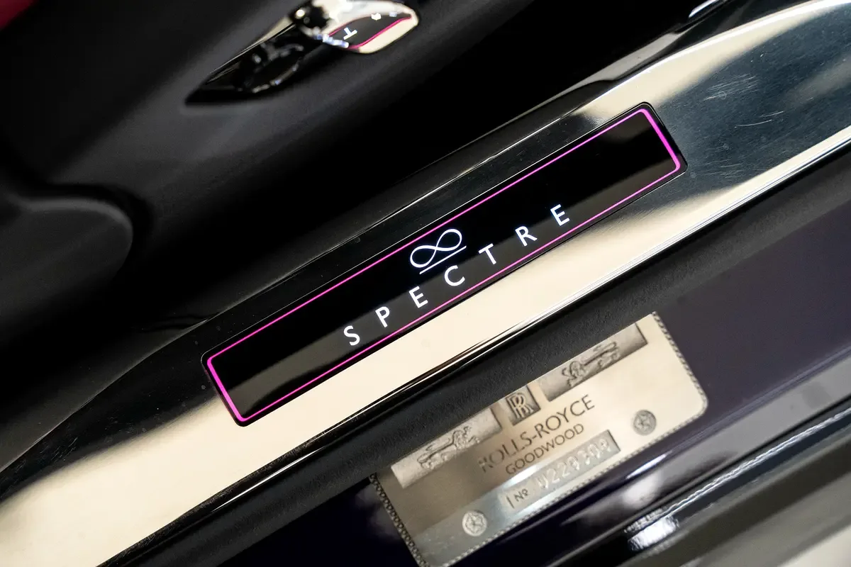 Rolls-Royce Spectre AT 4WD (585 hp) - 15