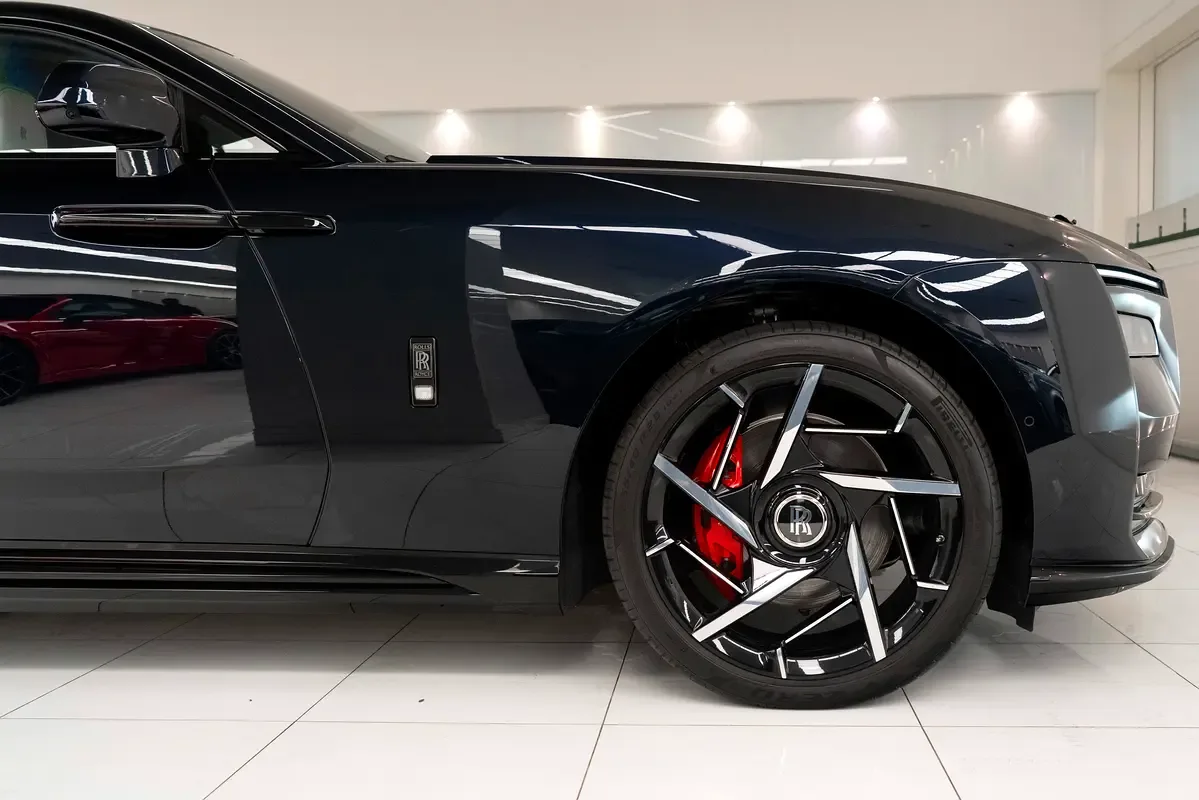 Rolls-Royce Spectre AT 4WD (585 hp) - 6