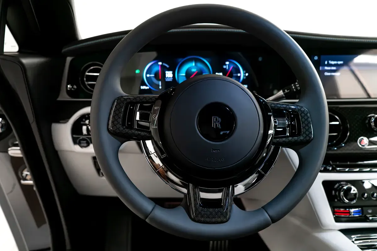 Rolls-Royce Spectre AT 4WD (585 hp) - 9