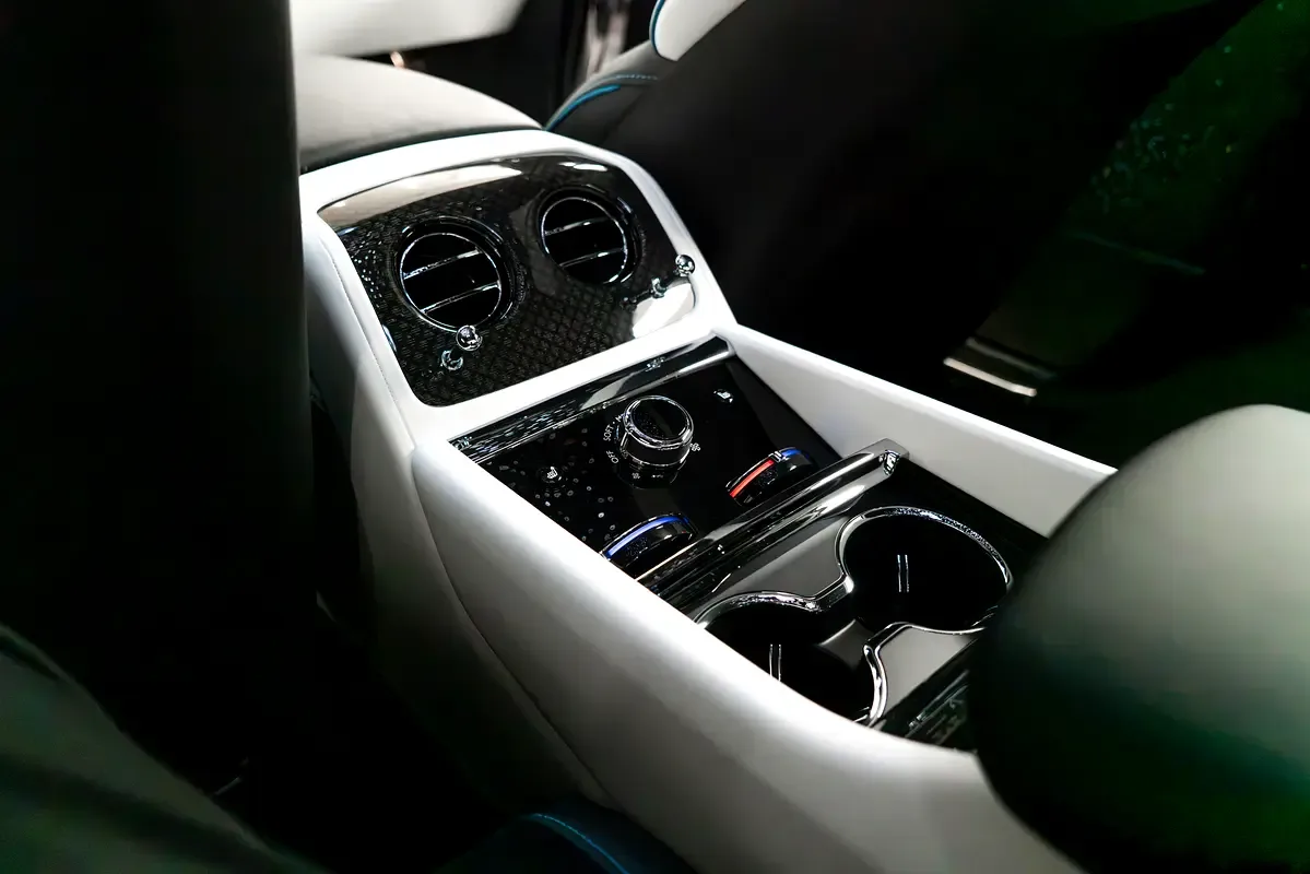 Rolls-Royce Spectre AT 4WD (585 hp) - 14
