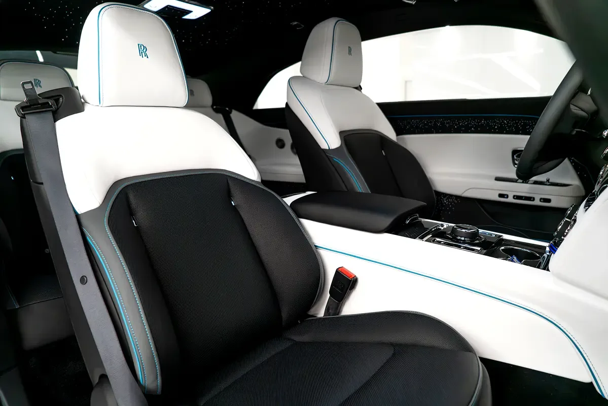 Rolls-Royce Spectre AT 4WD (585 hp) - 13