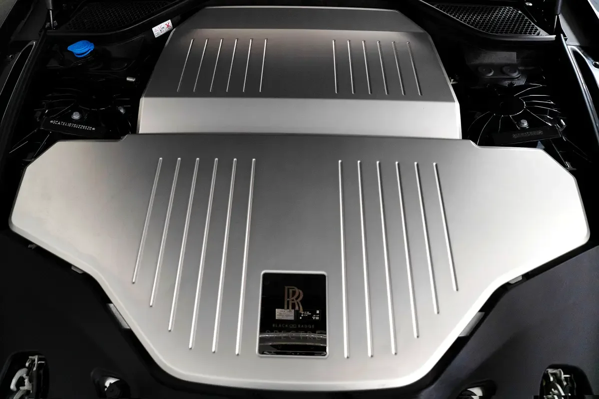 Rolls-Royce Spectre AT 4WD (585 hp) - 17