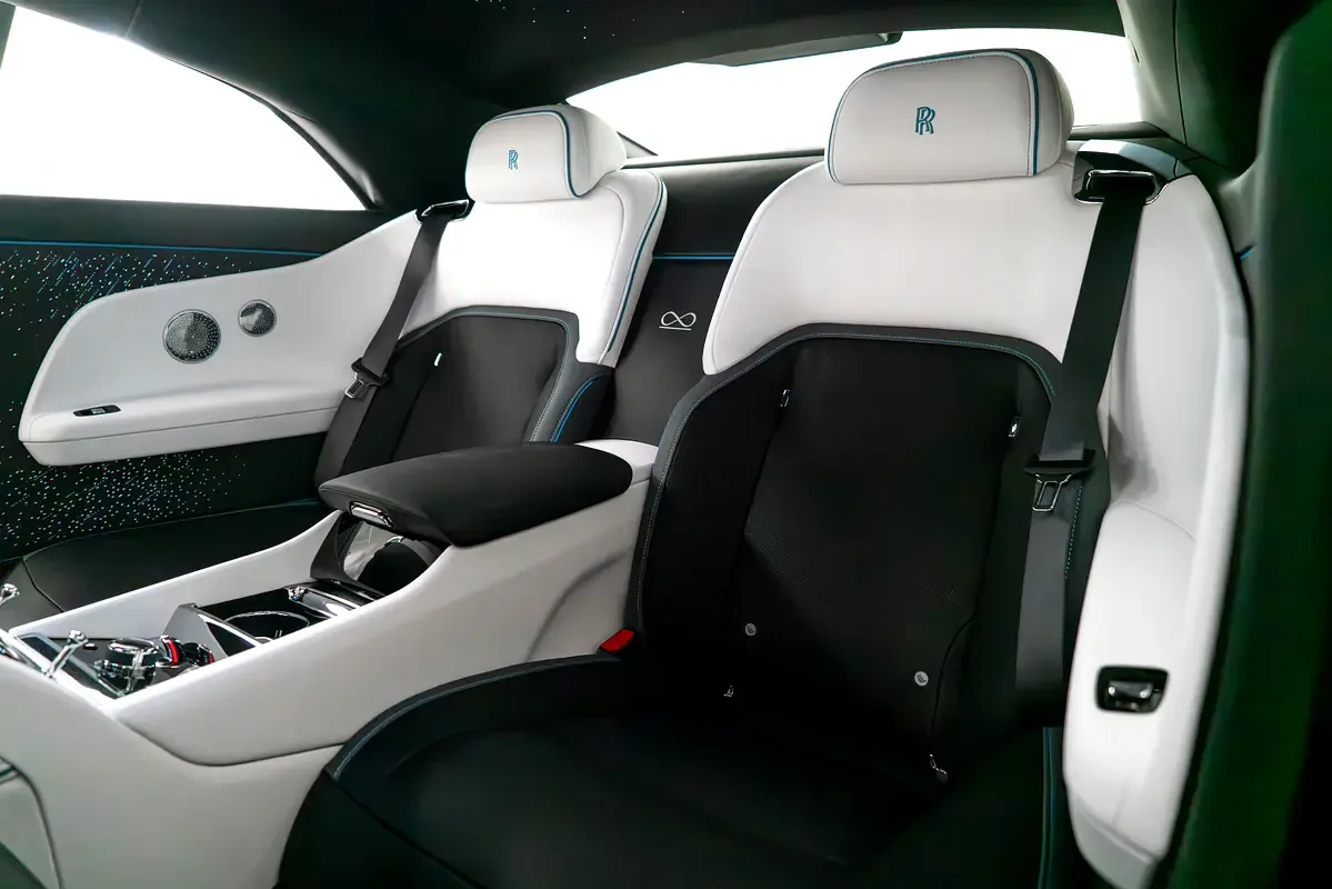 Rolls-Royce Spectre AT 4WD (585 hp) - 16
