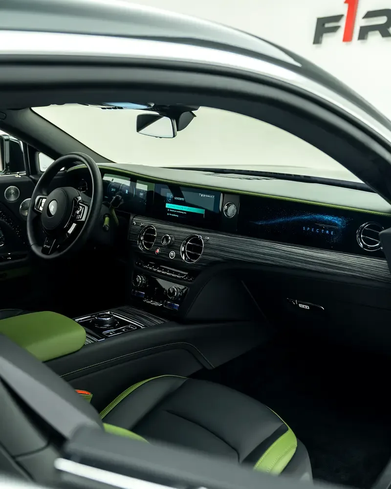 Rolls-Royce Spectre AT 4WD (585 hp) - 16