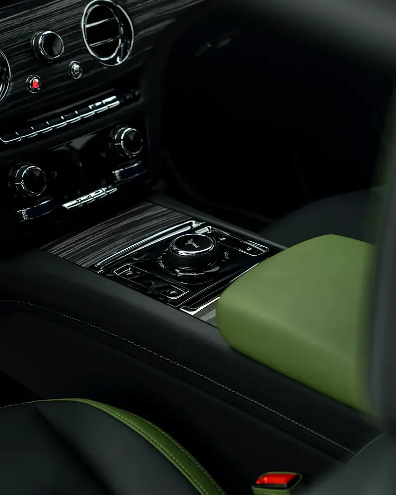 Rolls-Royce Spectre AT 4WD (585 hp) - 19