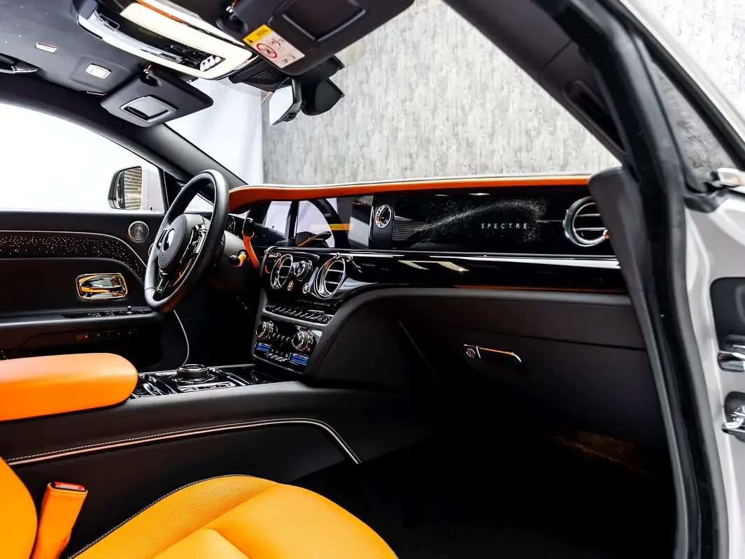 Rolls-Royce Spectre AT 4WD (585 hp) - 13