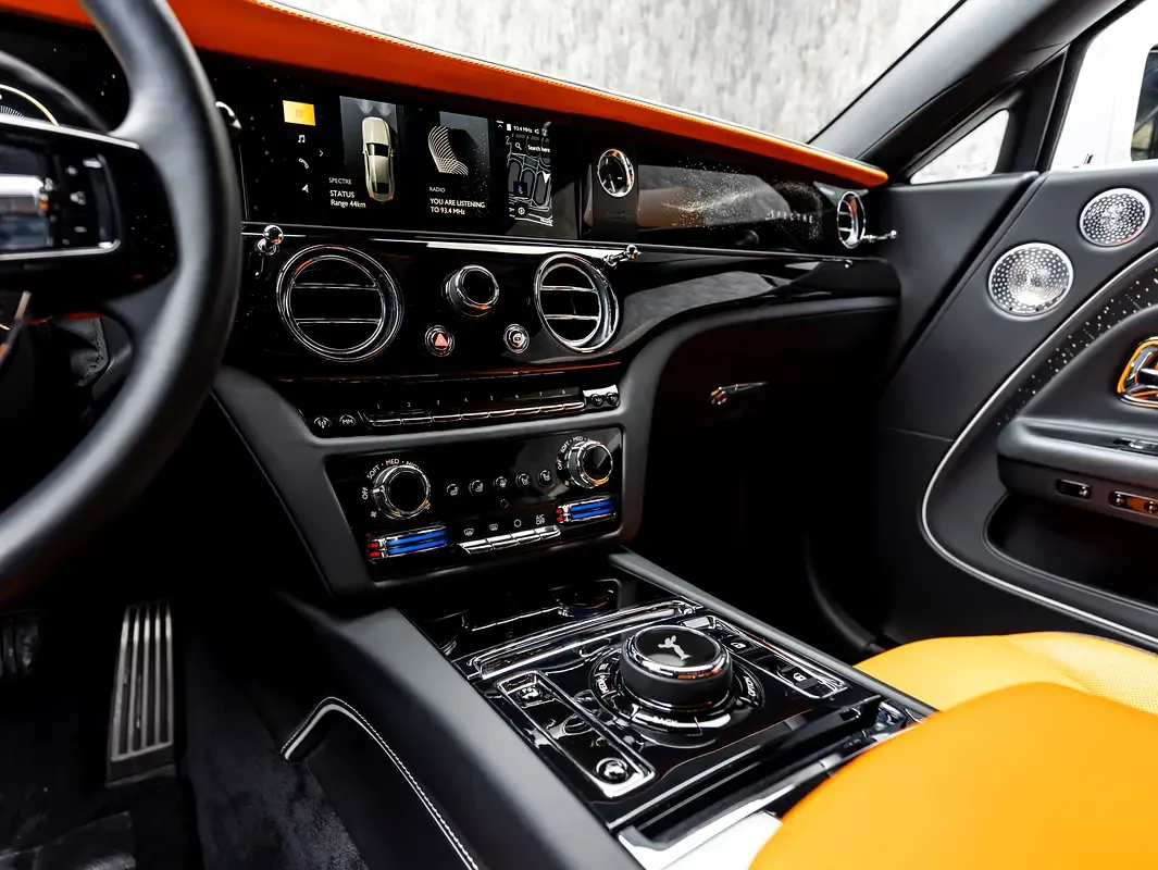 Rolls-Royce Spectre AT 4WD (585 hp) - 15