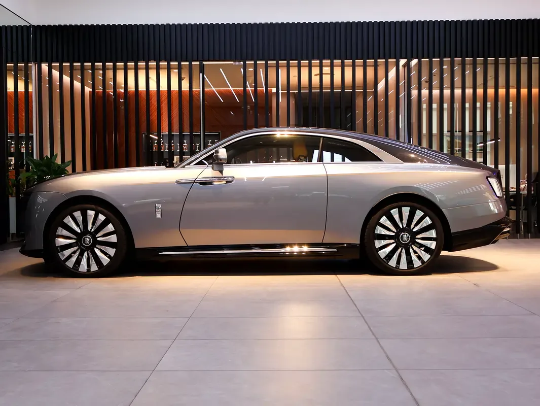 Rolls-Royce Spectre AT 4WD (585 hp) - 3