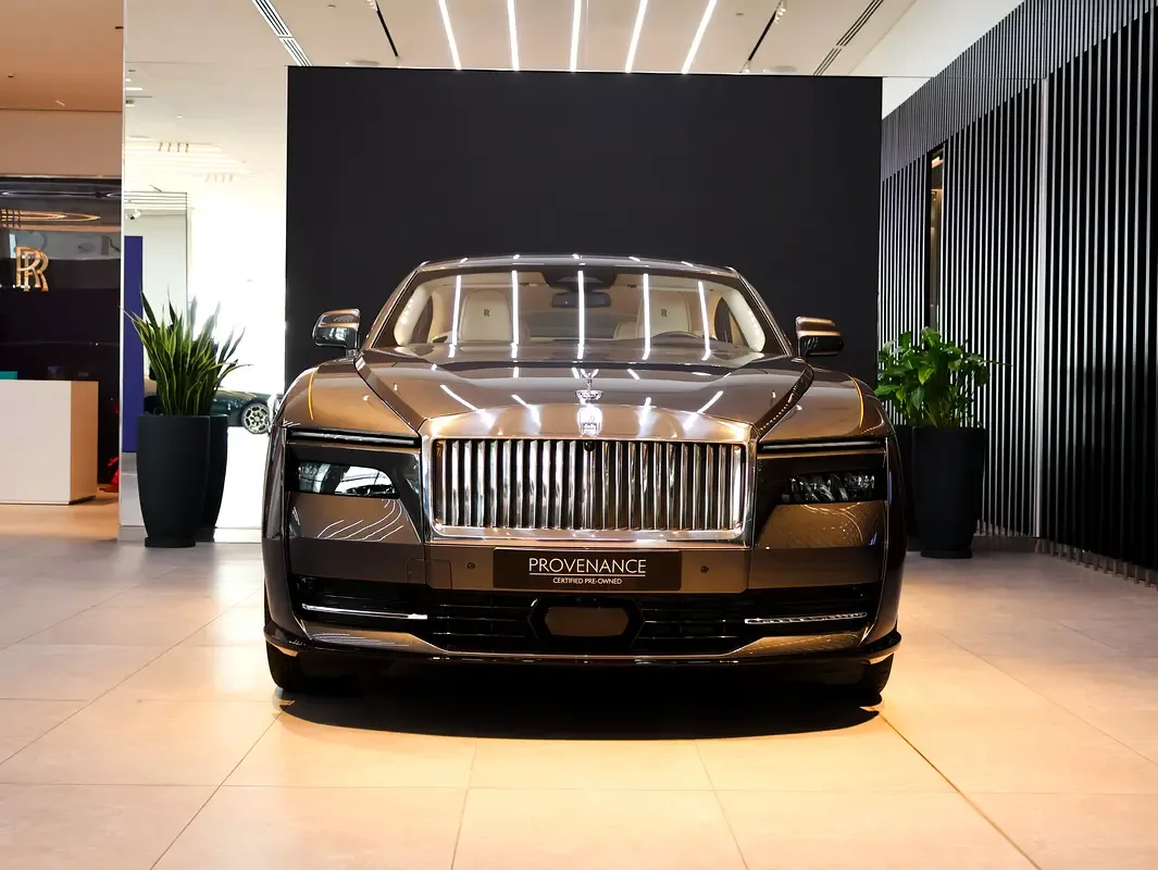 Rolls-Royce Spectre AT 4WD (585 حصان) - 2