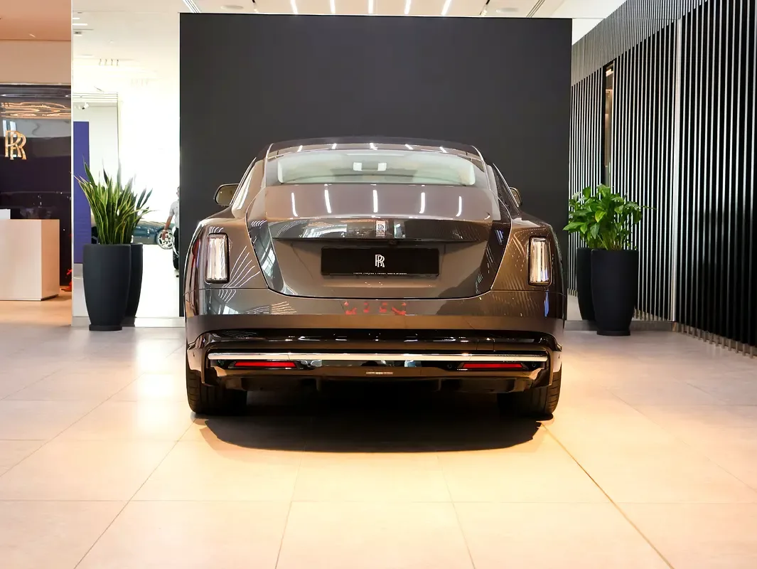 Rolls-Royce Spectre AT 4WD (585 حصان) - 10