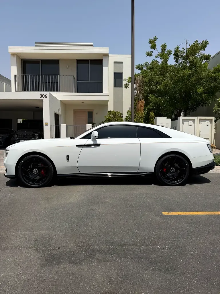 Rolls-Royce Spectre AT AWD (659 حصان) - 2