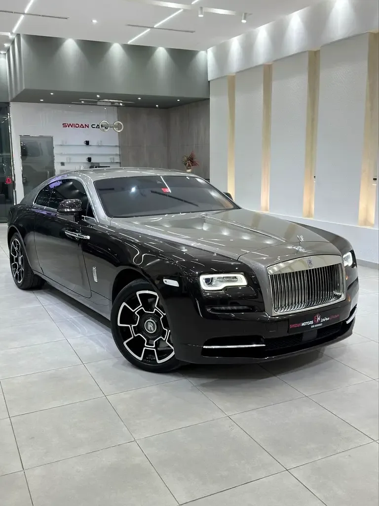 Rolls-Royce Wraith 6.6 AT Black Badge (632 hp)