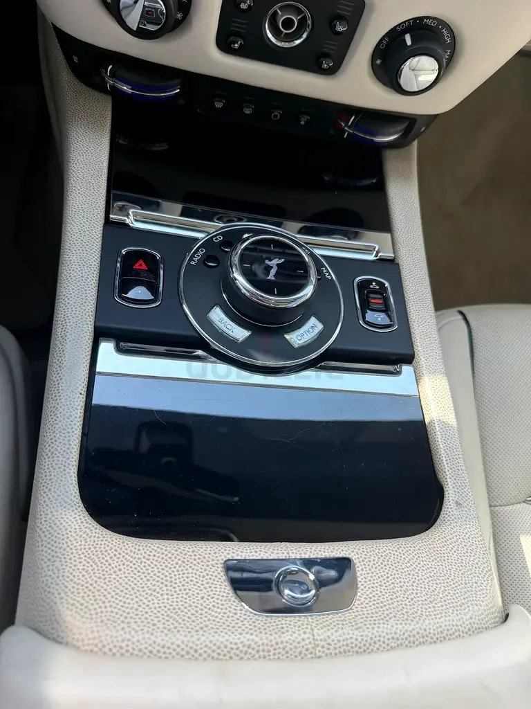 Rolls-Royce Wraith 6.6 AT RWD (632 حصان) - 10