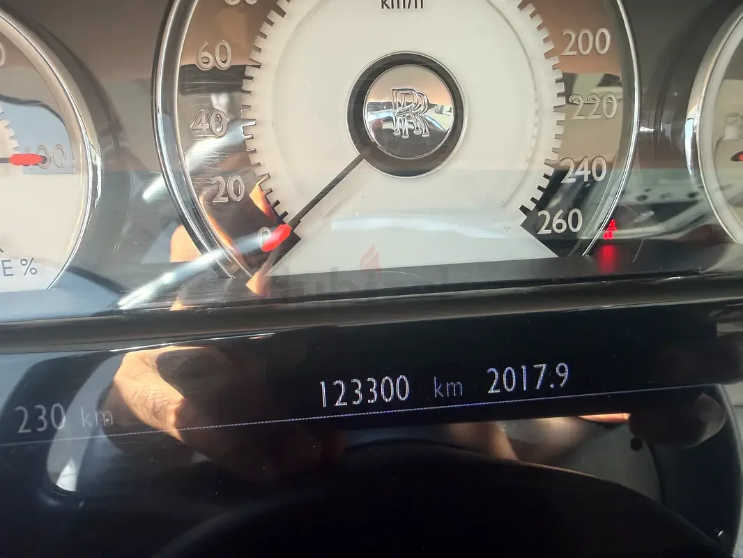 Rolls-Royce Wraith 6.6 AT RWD (632 حصان) - 15