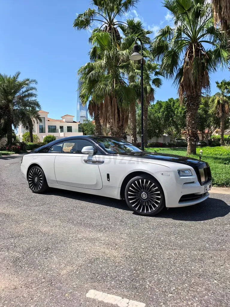 Rolls-Royce Wraith 6.6 AT RWD (632 hp)