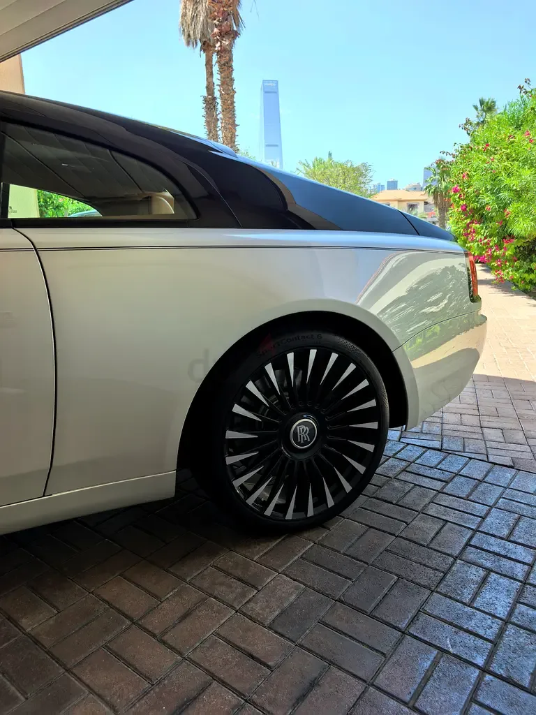 Rolls-Royce Wraith 6.6 AT RWD (632 hp) - 8