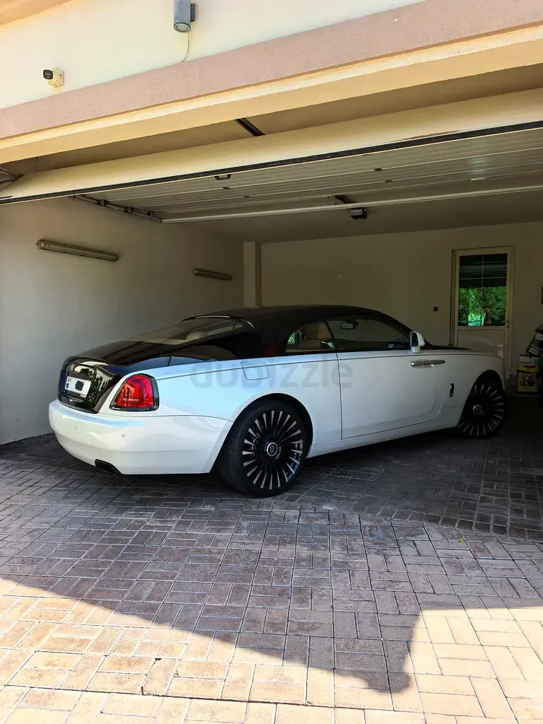 Rolls-Royce Wraith 6.6 AT RWD (632 hp) - 6