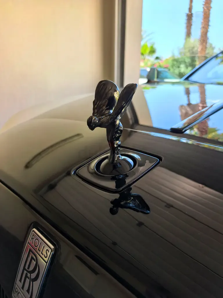 Rolls-Royce Wraith 6.6 AT RWD (632 hp) - 10