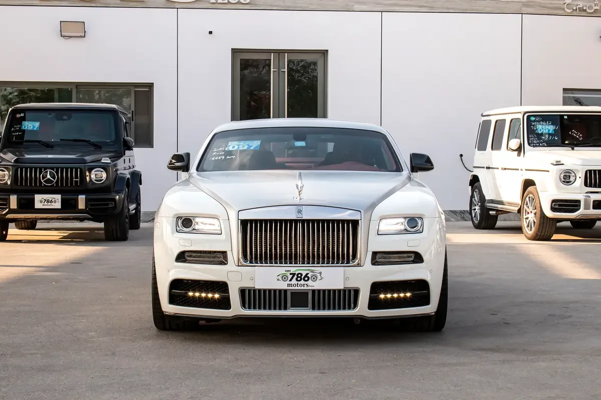 Rolls-Royce Wraith 6.6 AT RWD (632 حصان) - 2
