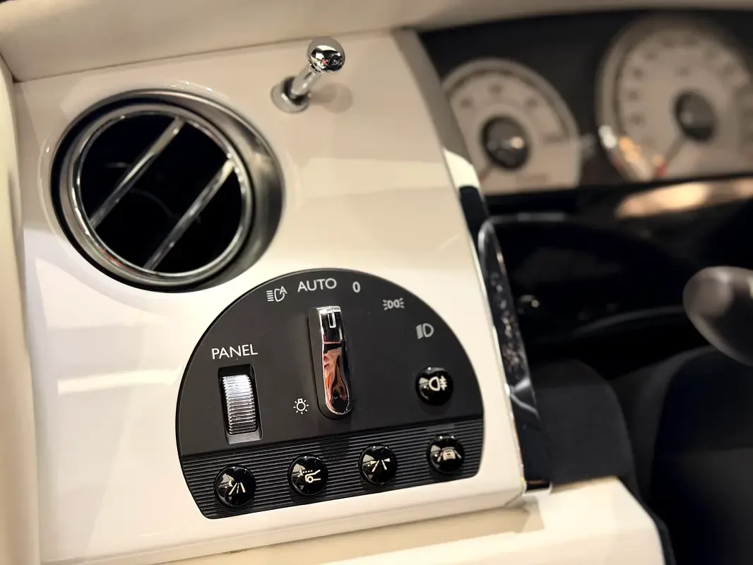 Rolls-Royce Wraith 6.6 AT RWD (632 hp) - 9