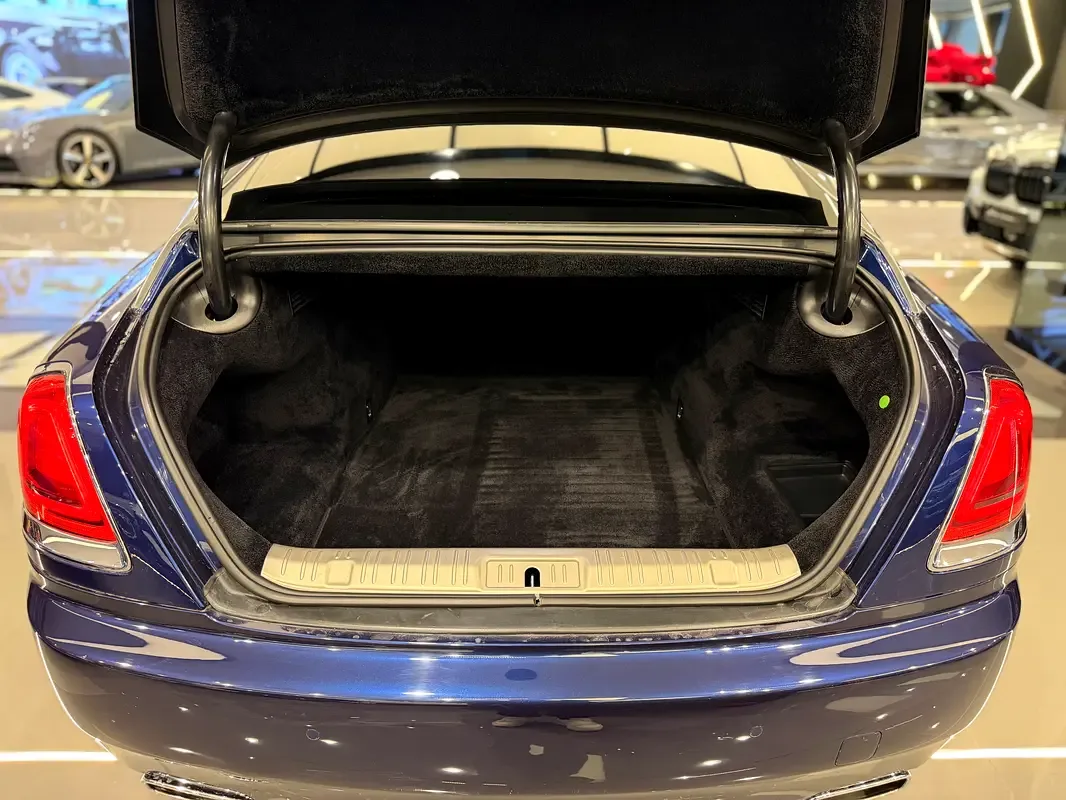 Rolls-Royce Wraith 6.6 AT RWD (632 hp) - 18
