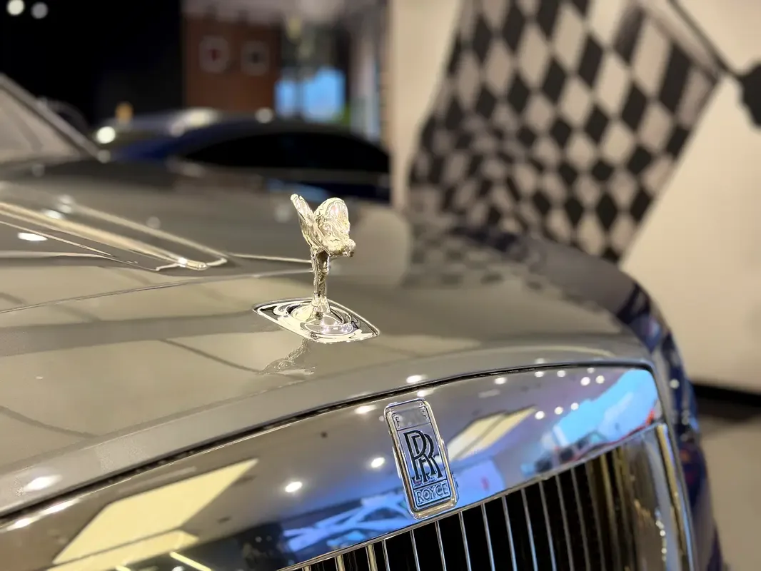 Rolls-Royce Wraith 6.6 AT RWD (632 hp) - 17