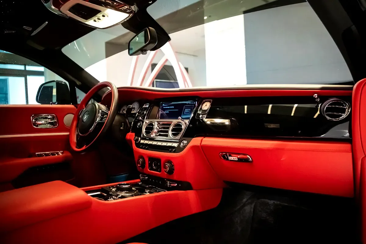 Rolls-Royce Wraith 6.6 AT RWD (632 حصان) - 4