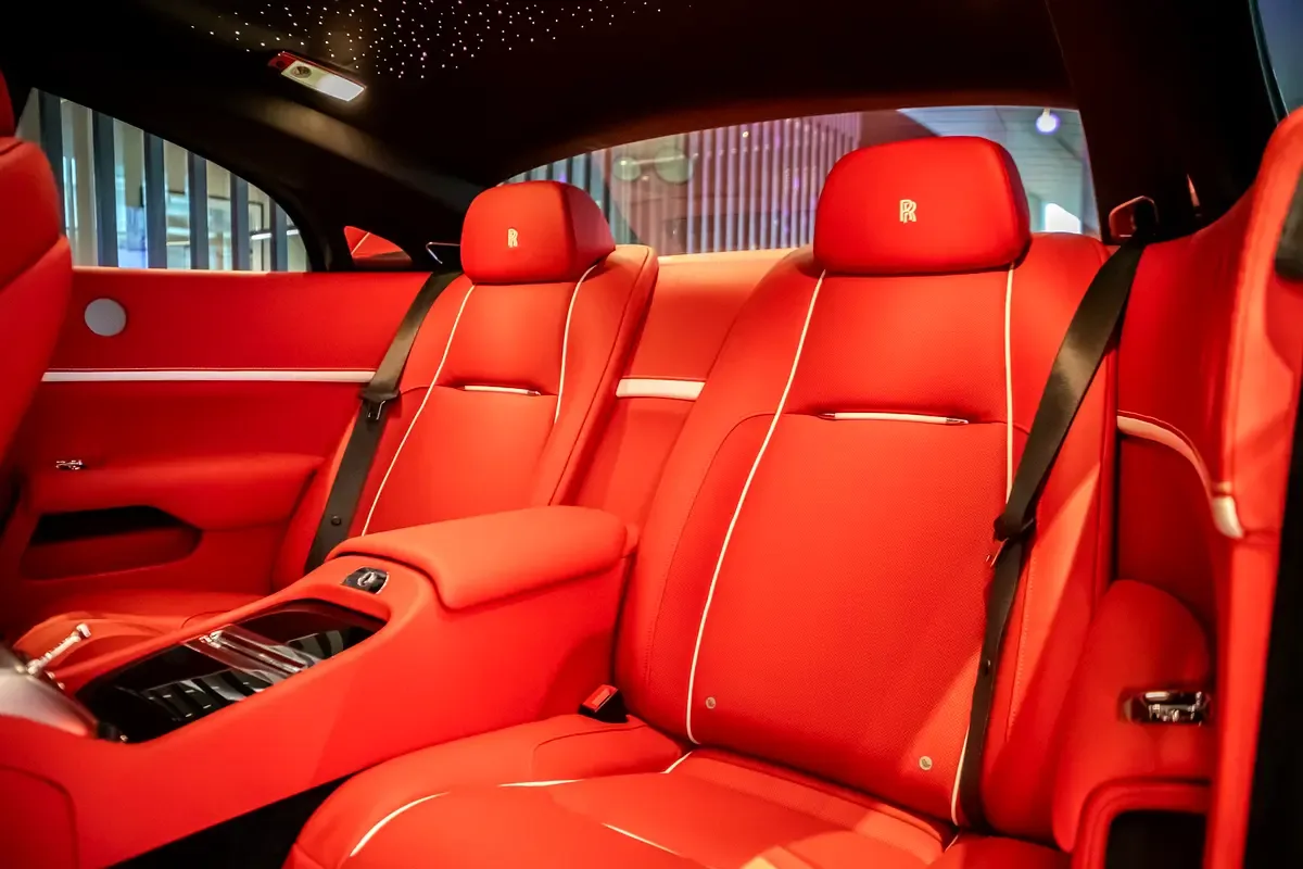 Rolls-Royce Wraith 6.6 AT RWD (632 حصان) - 6