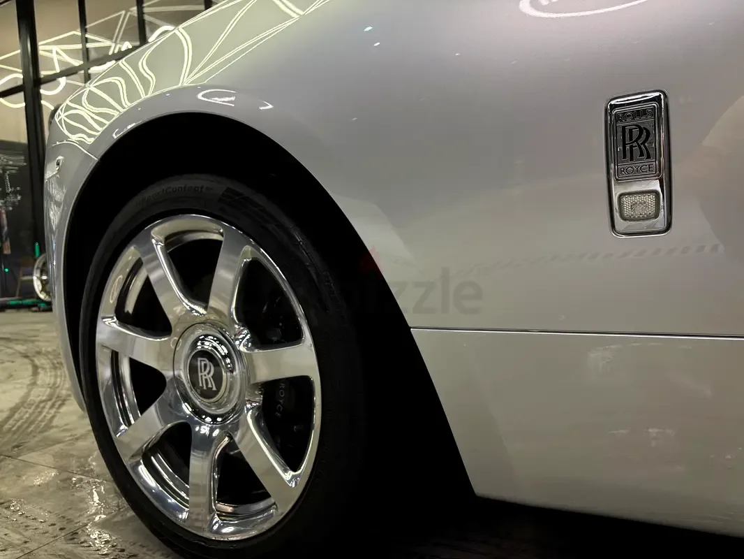 Rolls-Royce Wraith 6.6 AT RWD (632 حصان) - 6