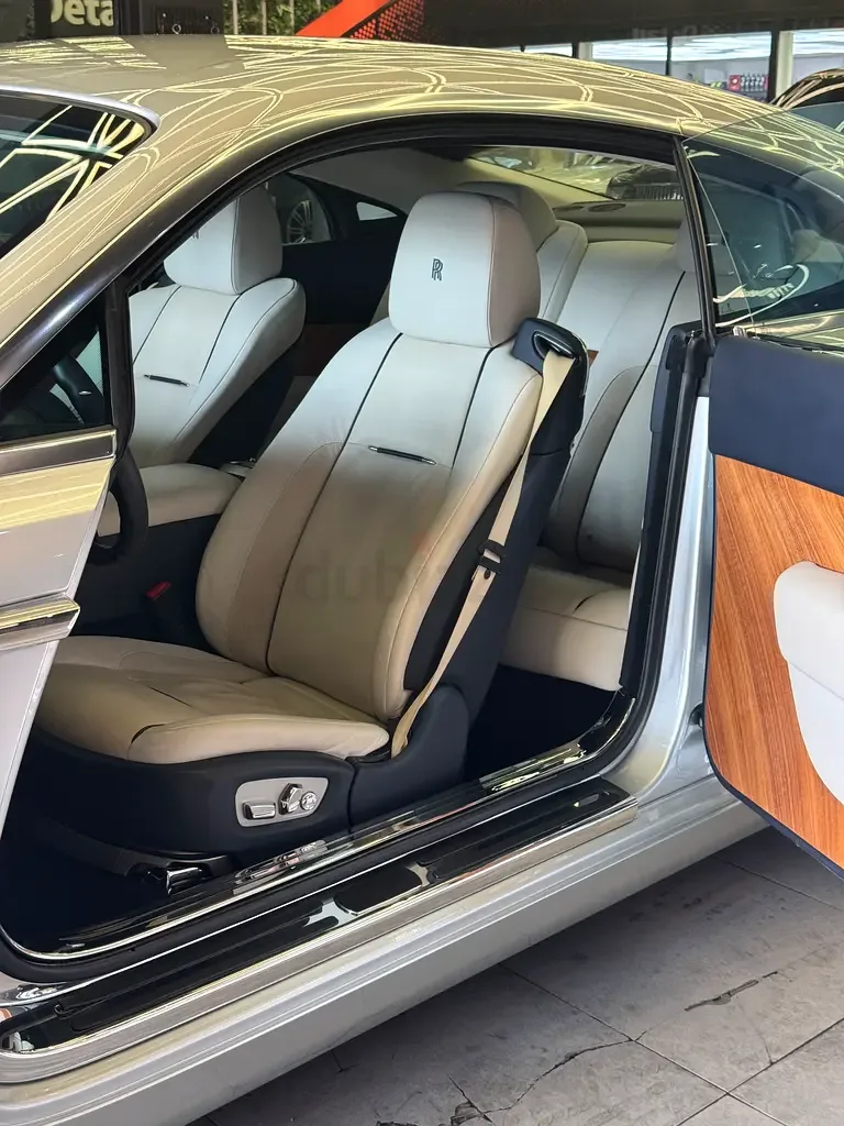 Rolls-Royce Wraith 6.6 AT RWD (632 حصان) - 9