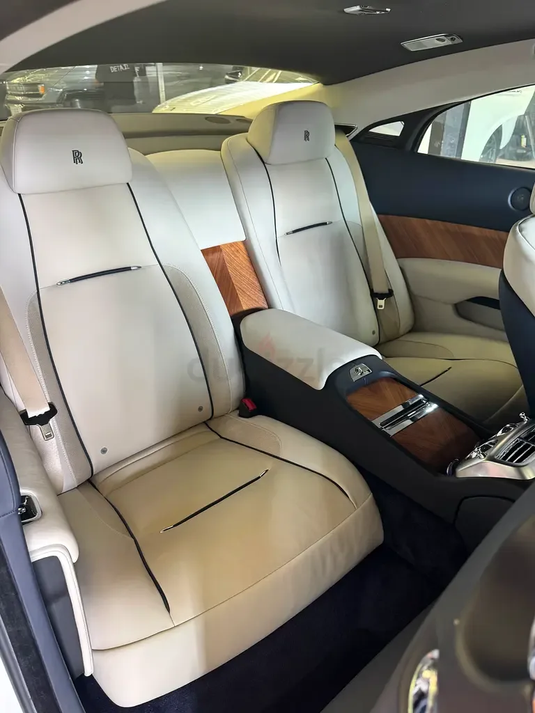 Rolls-Royce Wraith 6.6 AT RWD (632 حصان) - 12