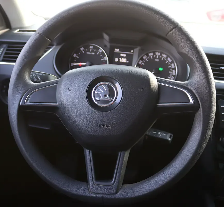 Skoda Octavia 1.4 AMT (150 حصان) - 9
