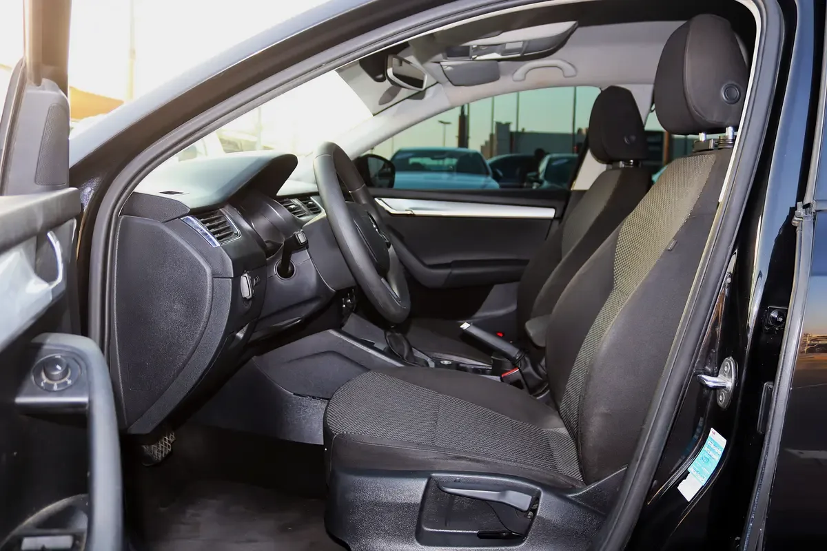 Skoda Octavia 1.4 AMT (150 حصان) - 17