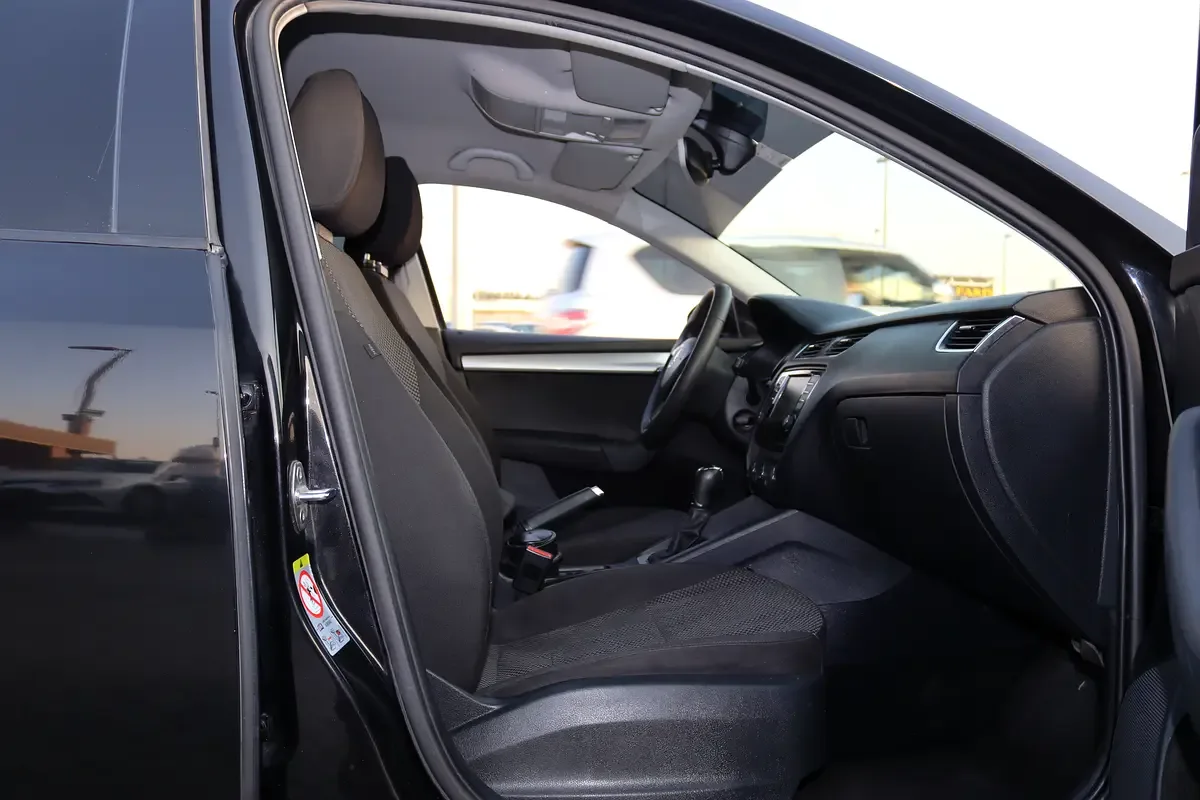 Skoda Octavia 1.4 AMT (150 حصان) - 18