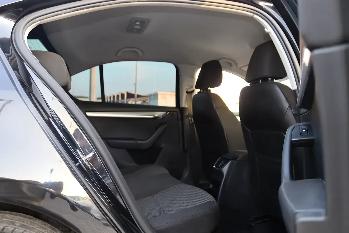 Skoda Octavia 1.4 AMT (150 حصان) - 19