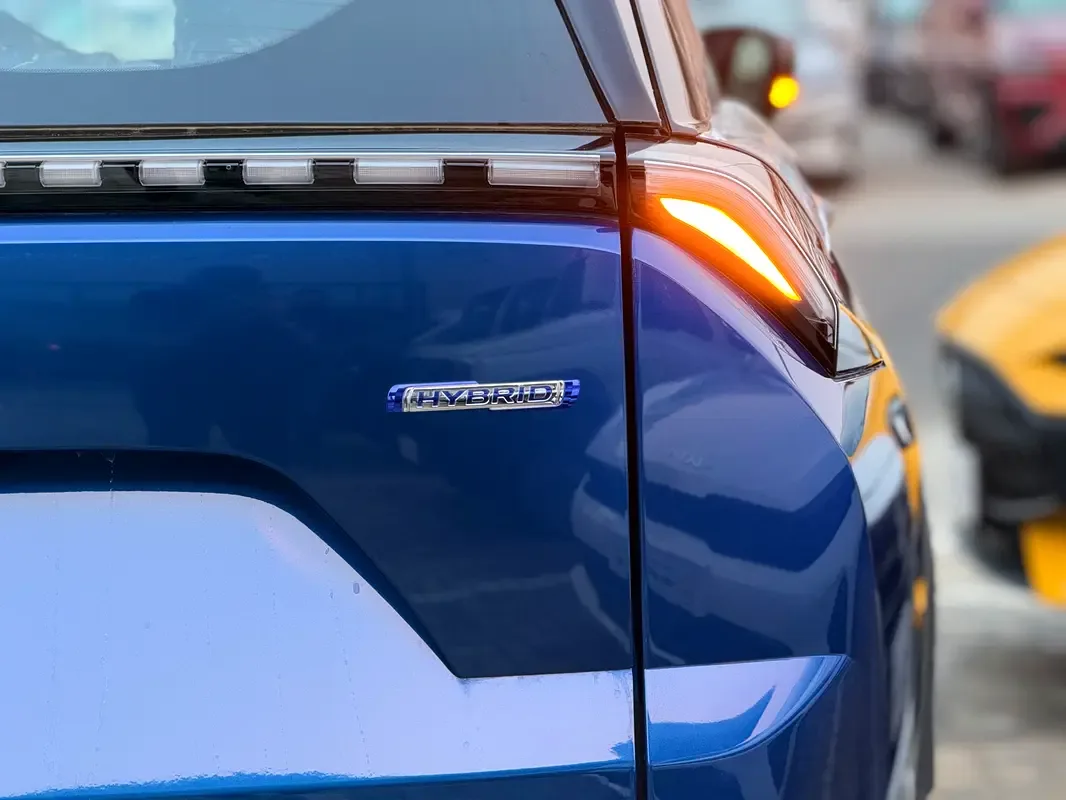 Suzuki Across 1.5 AT (102 hp) - 7