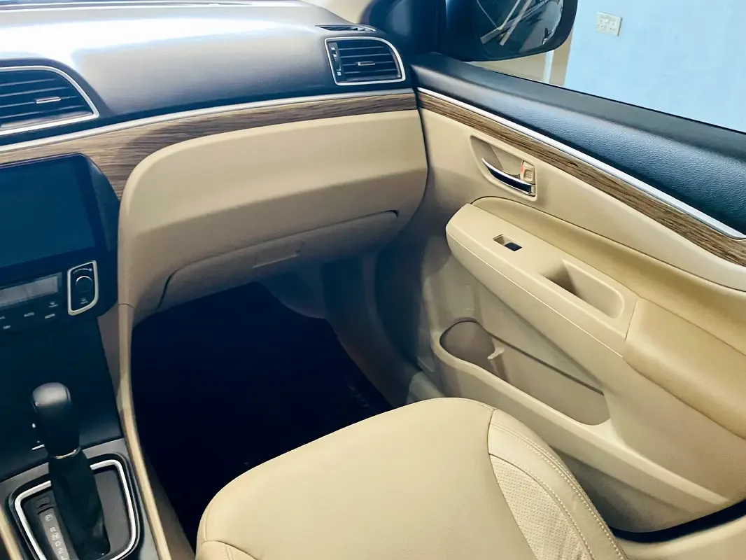 Suzuki Ciaz 1.5 AT (105 حصان) - 15