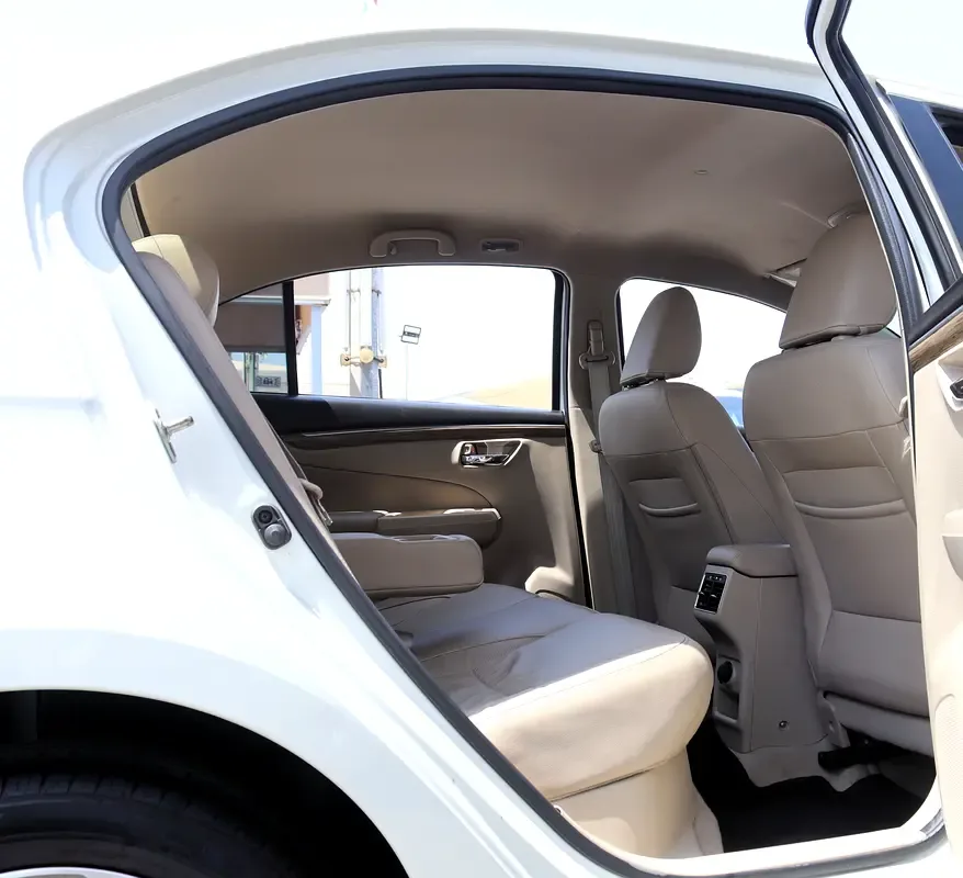 Suzuki Ciaz 1.5 AT (105 حصان) - 11