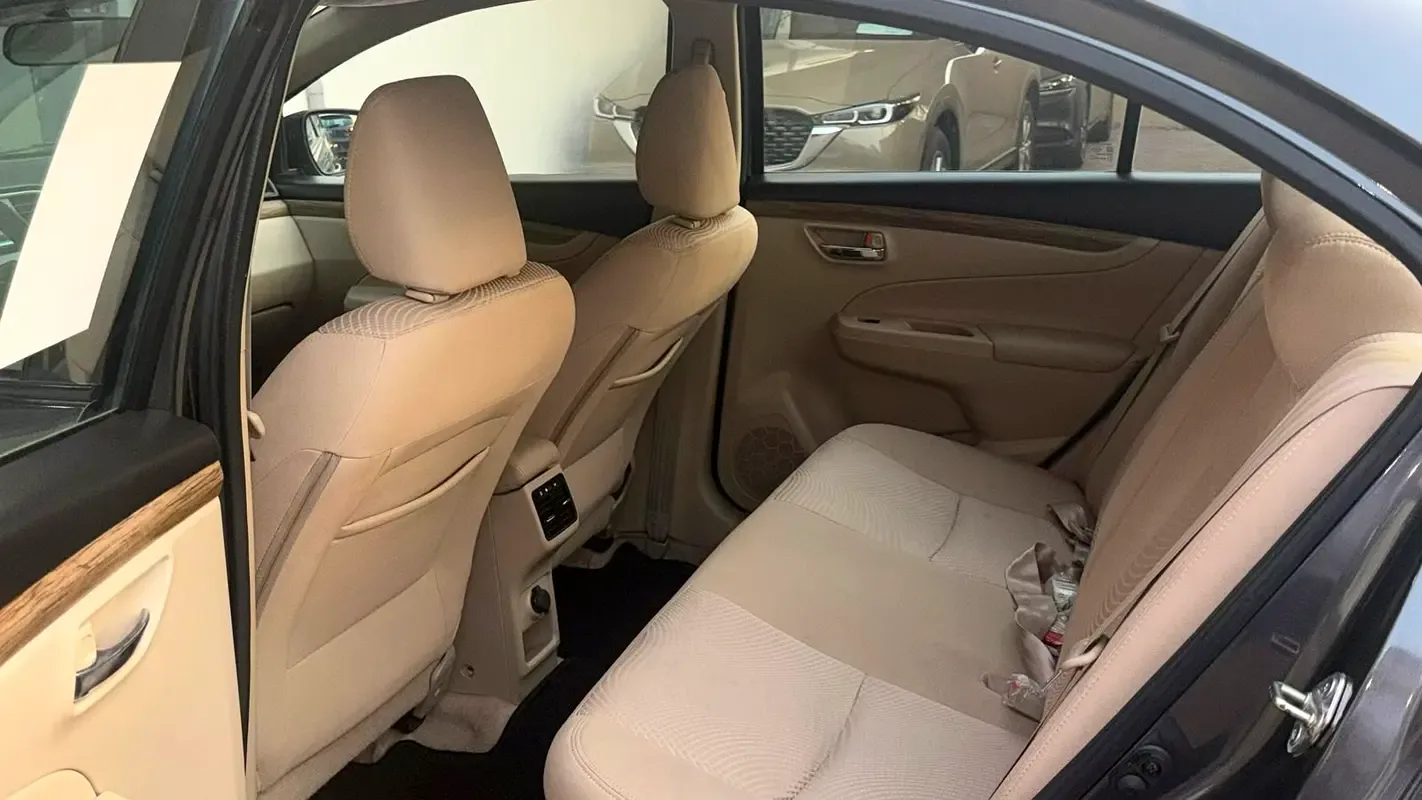 Suzuki Ciaz 1.5 AT (105 حصان) - 6