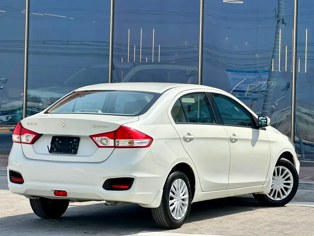 Suzuki Ciaz 1.5 AT (105 حصان) - 4
