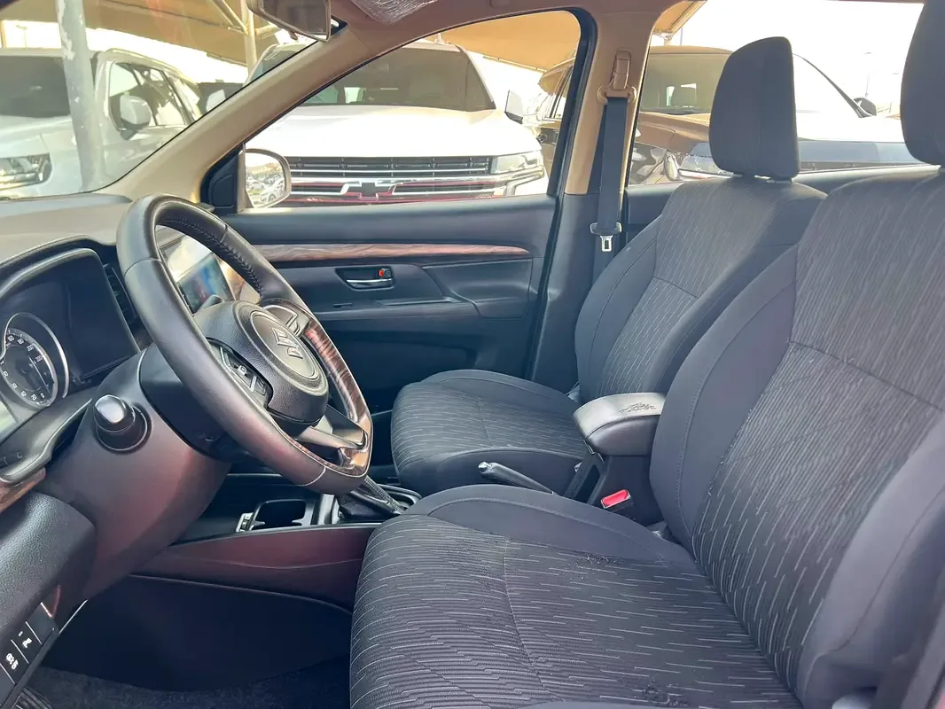 Suzuki Ertiga 1.5 AT (101 حصان) - 9
