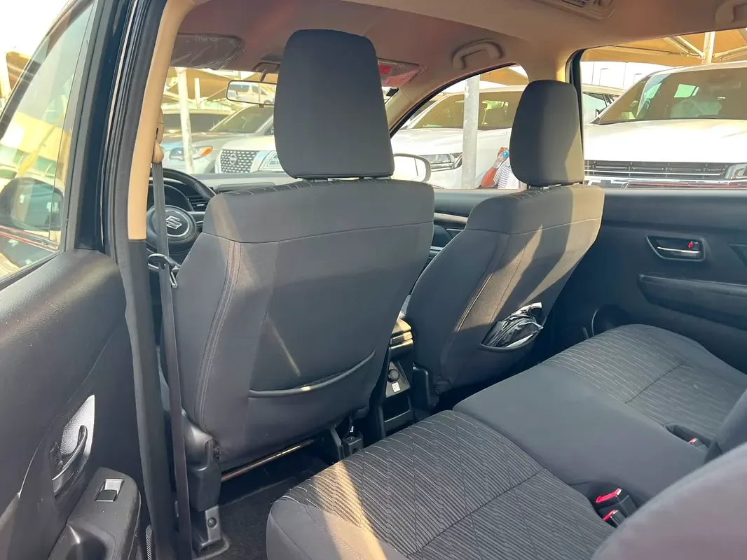 Suzuki Ertiga 1.5 AT (101 حصان) - 12